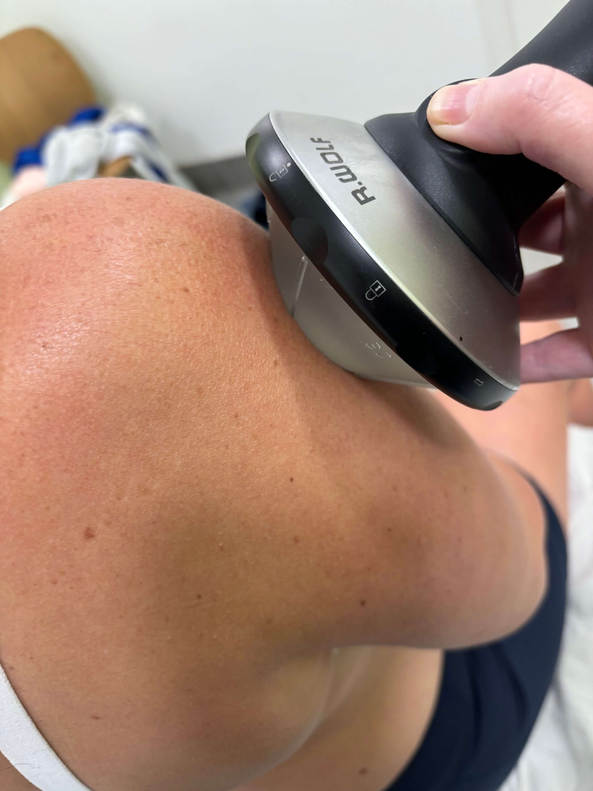 shoulder treatment a shoulder getting treatment